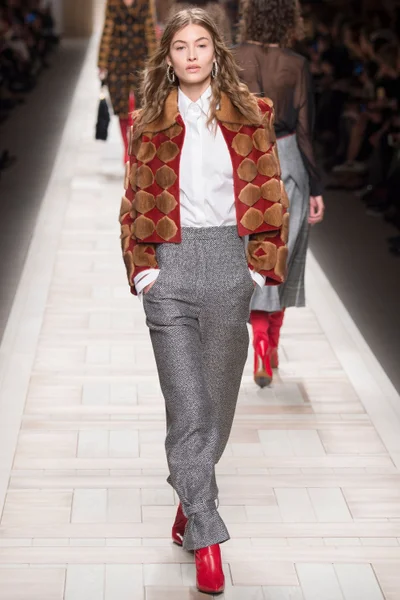 Look 8